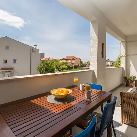 Modernes Mit Meerblick, Stylischem Interieur, Privatem Balkon, Grill, Klima, Wifi Apartment Porec