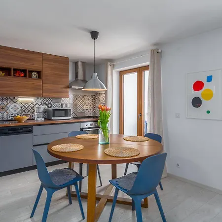 Modernes Mit Meerblick, Stylischem Interieur, Privatem Balkon, Grill, Klima, Wifi Apartment Porec