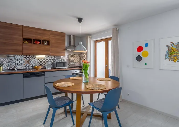 Modernes Mit Meerblick, Stylischem Interieur, Privatem Balkon, Grill, Klima, Wifi Apartment Porec